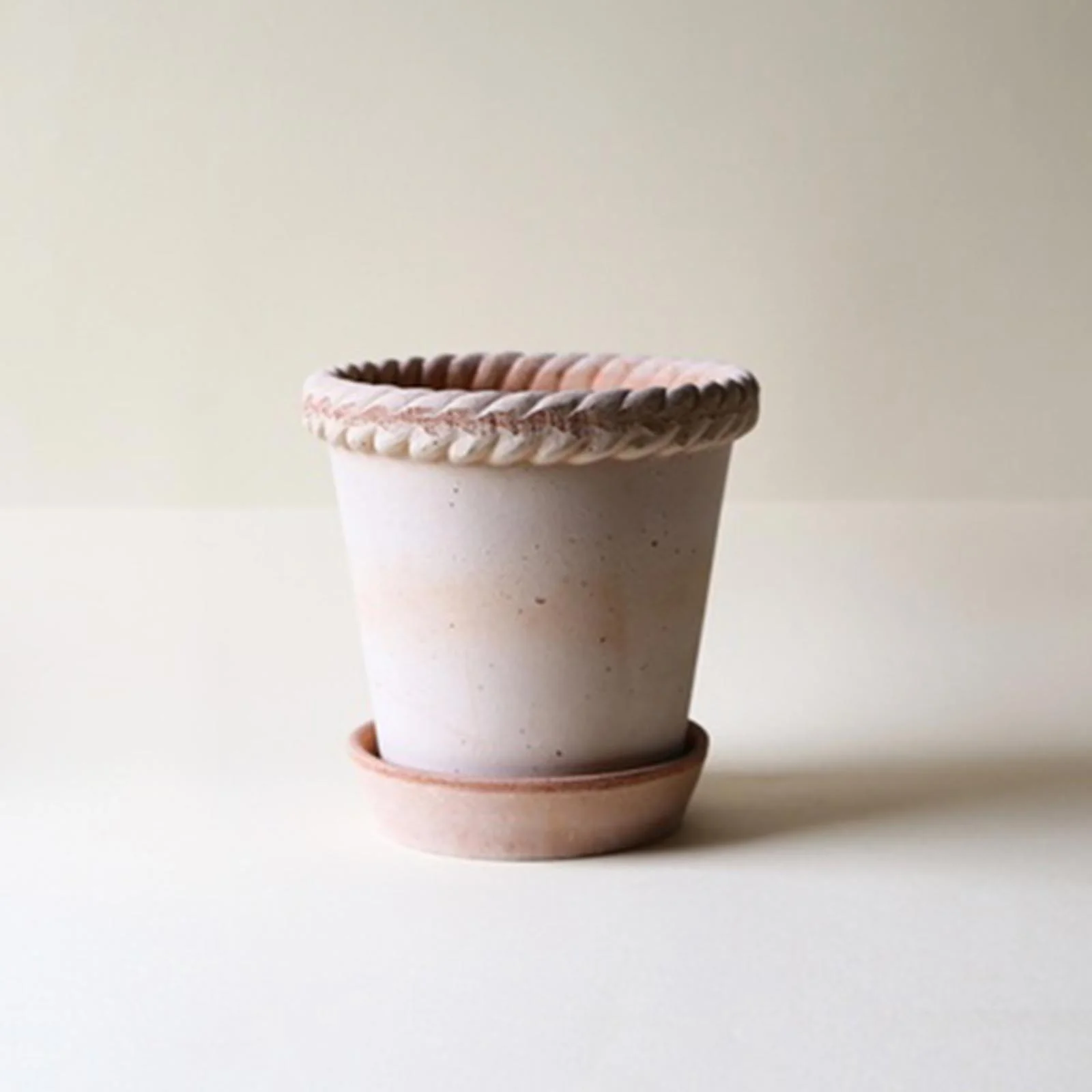 Emilia - Tuscan planter with antique-style rope rim - Image 2